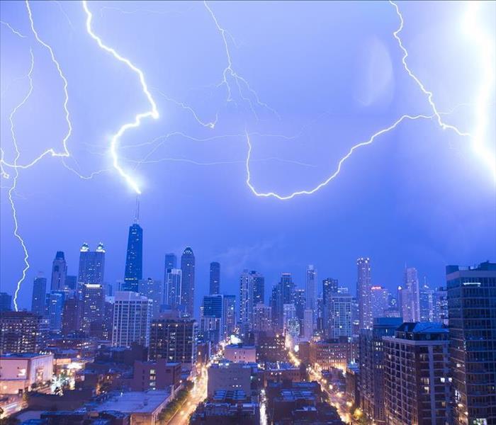 lightning strikes on chicago skyline